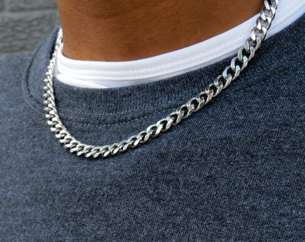 The 5mm Cuban Chain: A Timeless Icon in Men’s Jewelry