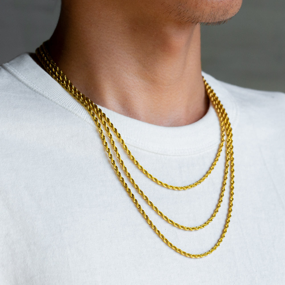 Accessorizing with Confidence: A Guide to Layering Men’s Jewelry